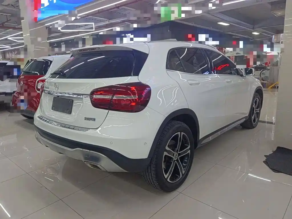 Mercedes-Benz GLA — фото 7