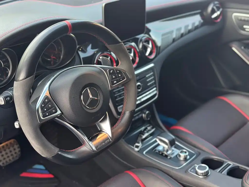 Mercedes-Benz CLA AMG — фото 10