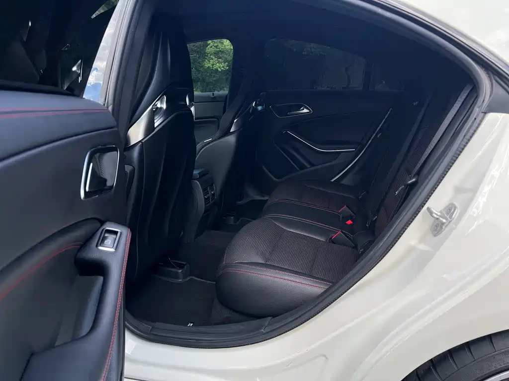 Mercedes-Benz CLA AMG — фото 8