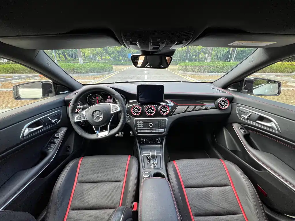 Mercedes-Benz CLA AMG — фото 9
