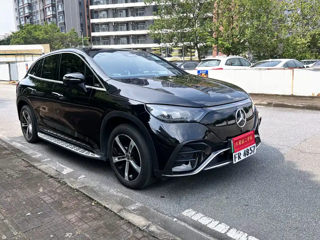 Mercedes-Benz EQE SUV — фото 3