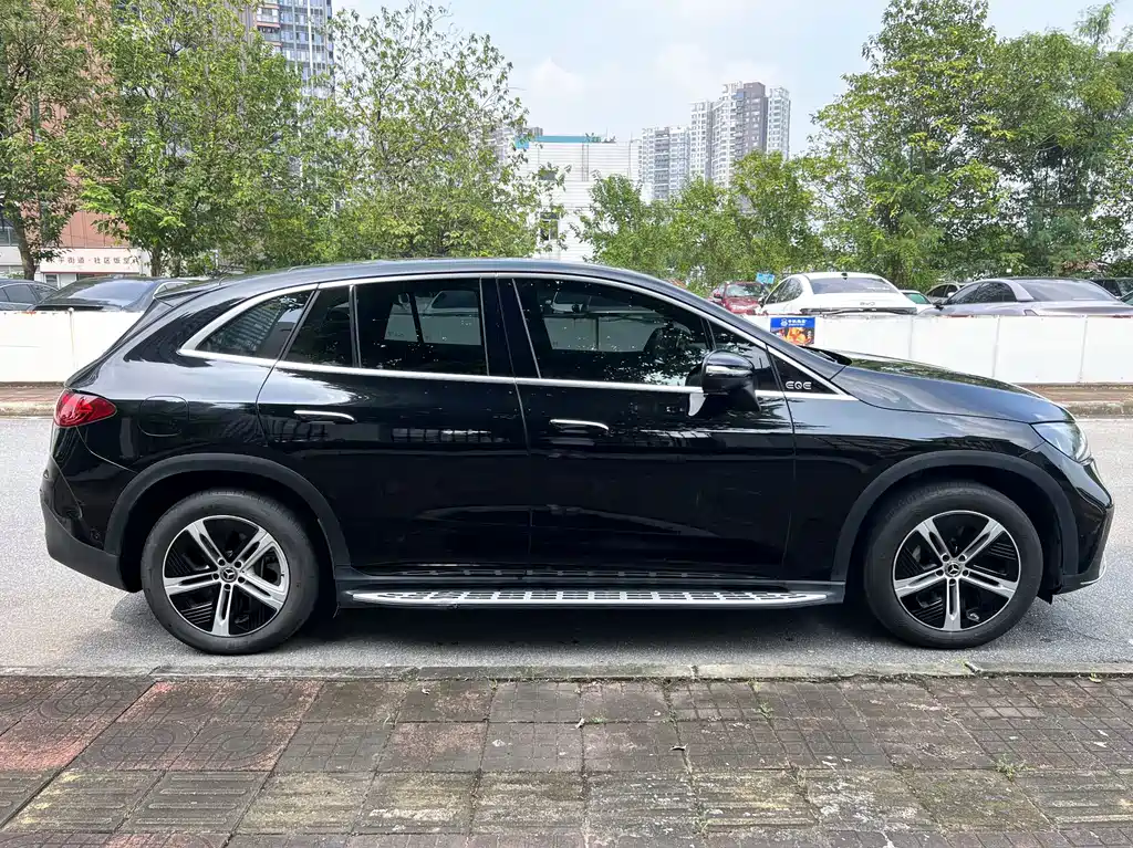 Mercedes-Benz EQE SUV — фото 4