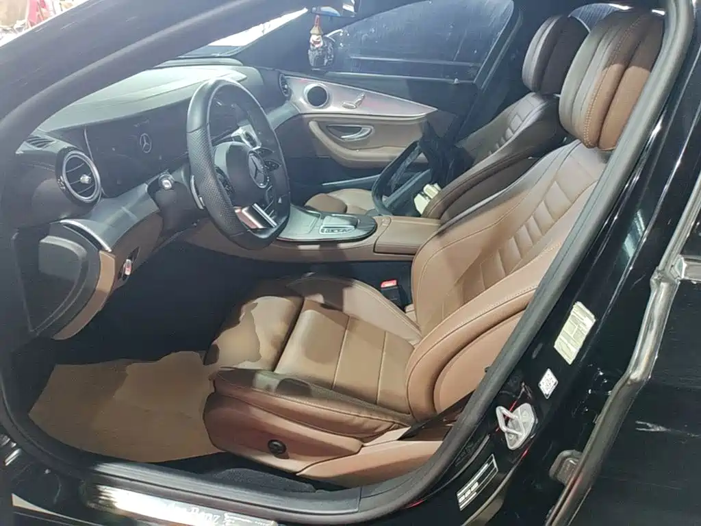 Mercedes-Benz E-Class — фото 15