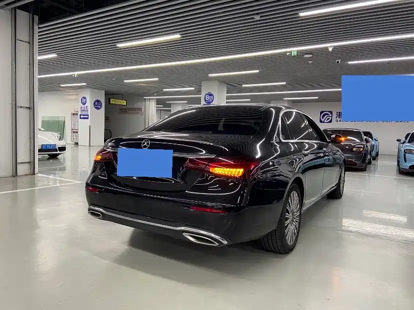 Mercedes-Benz E-Class — фото 15