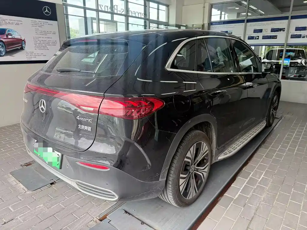 Mercedes-Benz EQE SUV — фото 2