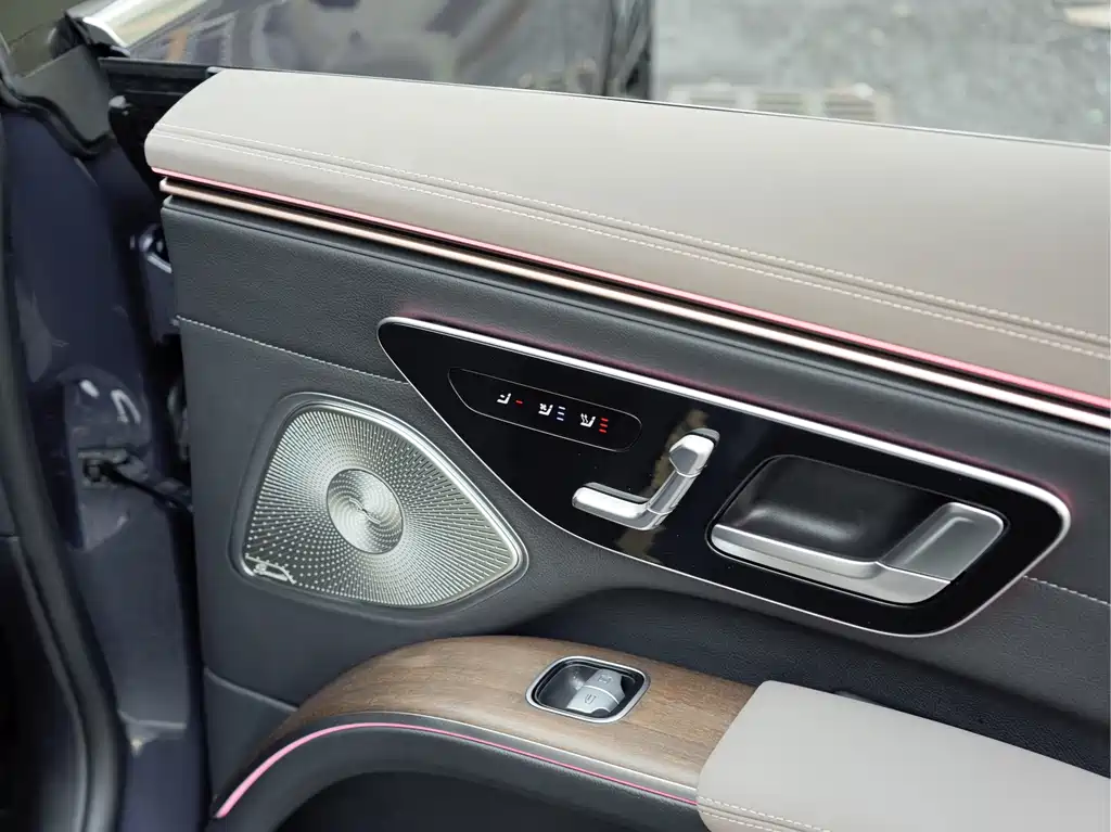 Mercedes-Benz EQS — фото 17