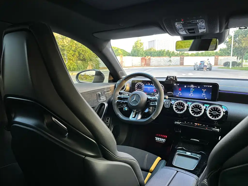 Mercedes-Benz CLA AMG — фото 7