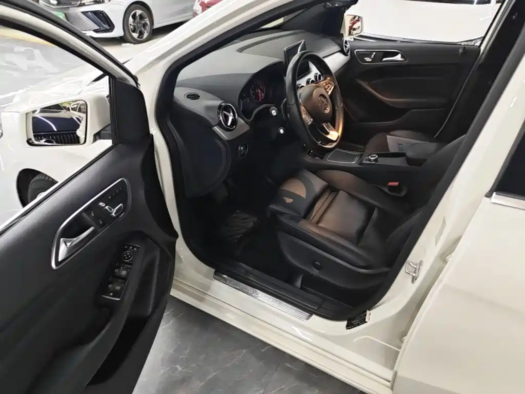 Mercedes-Benz B-Class — фото 18