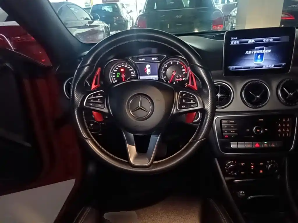 Mercedes-Benz CLA (Import) — фото 11