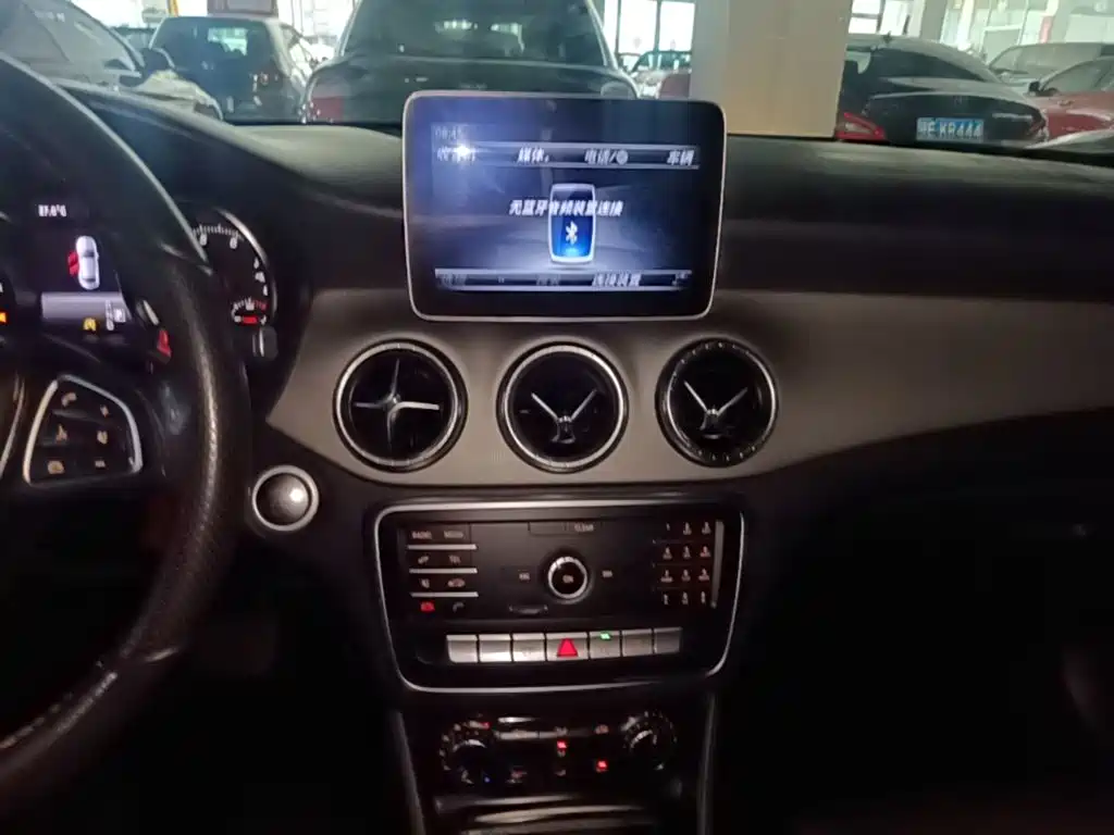 Mercedes-Benz CLA (Import) — фото 13