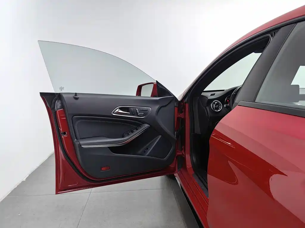 Mercedes-Benz CLA (Import) — фото 8