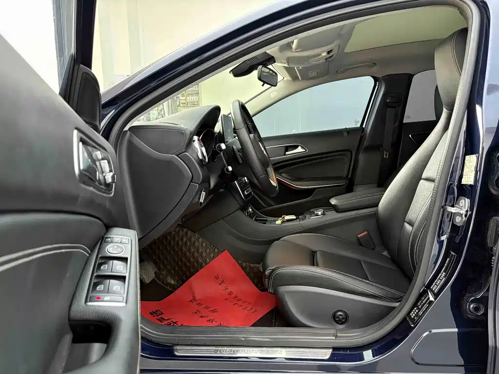 Mercedes-Benz GLA — фото 7