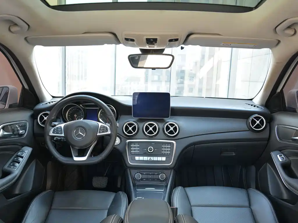 Mercedes-Benz GLA — фото 5