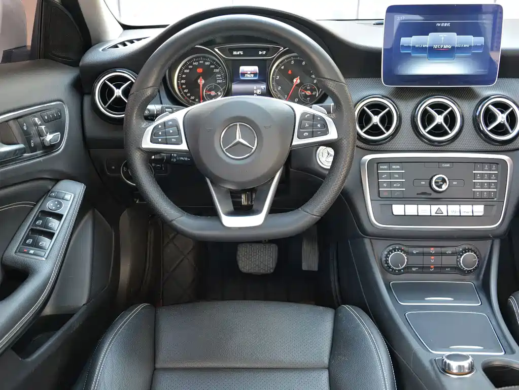 Mercedes-Benz GLA — фото 8