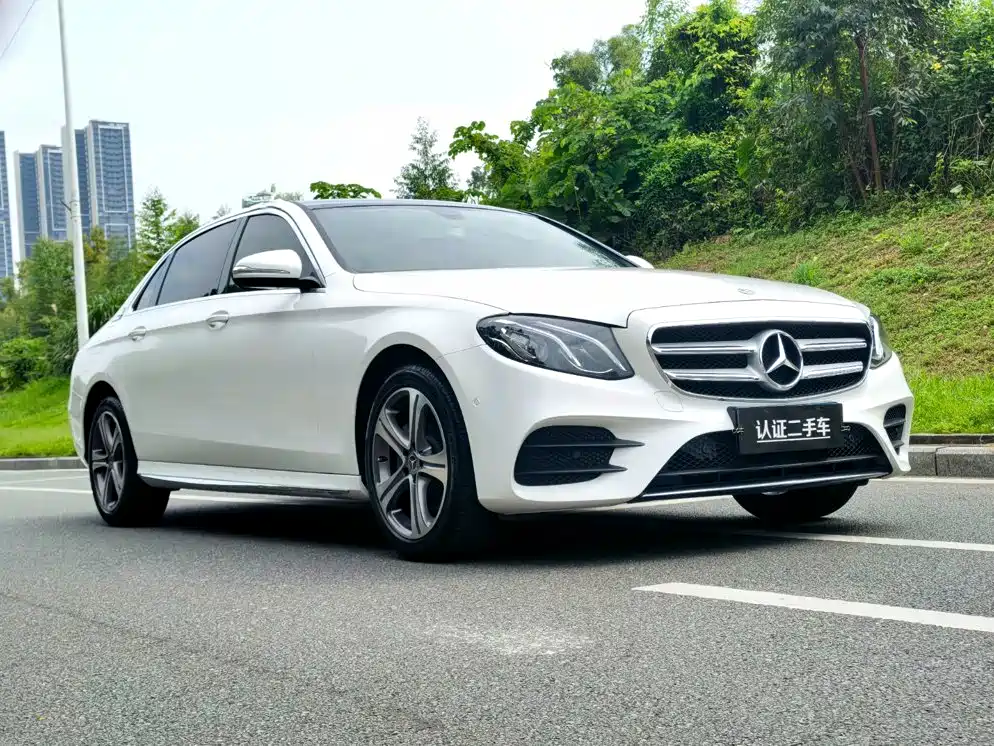Mercedes-Benz E-Class — фото 3