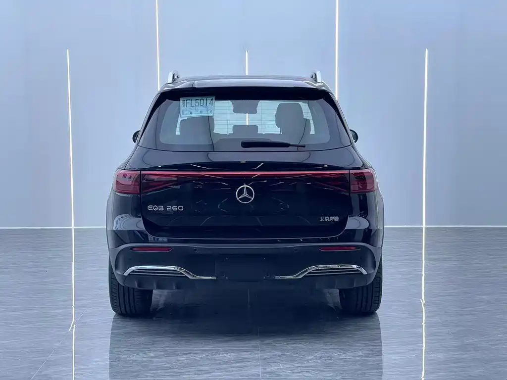 Mercedes-Benz EQB — фото 13