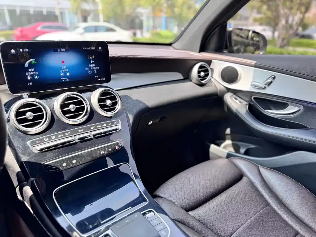 Mercedes-Benz GLC — фото 13