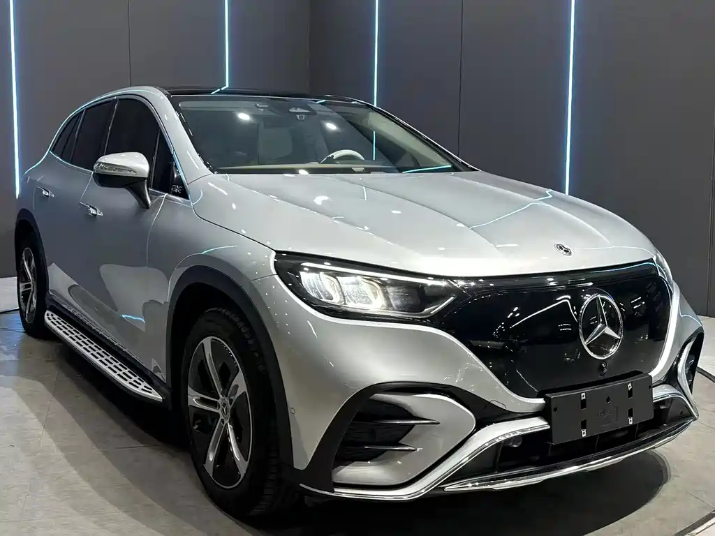 Mercedes-Benz EQE SUV — фото 3