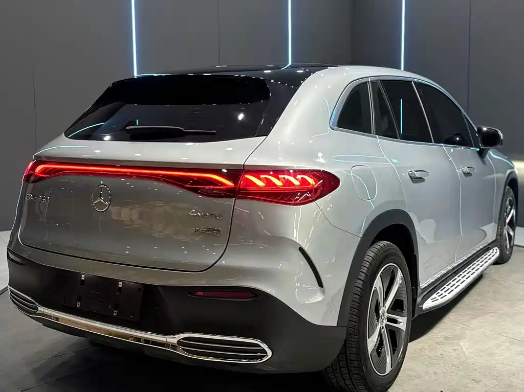 Mercedes-Benz EQE SUV — фото 6