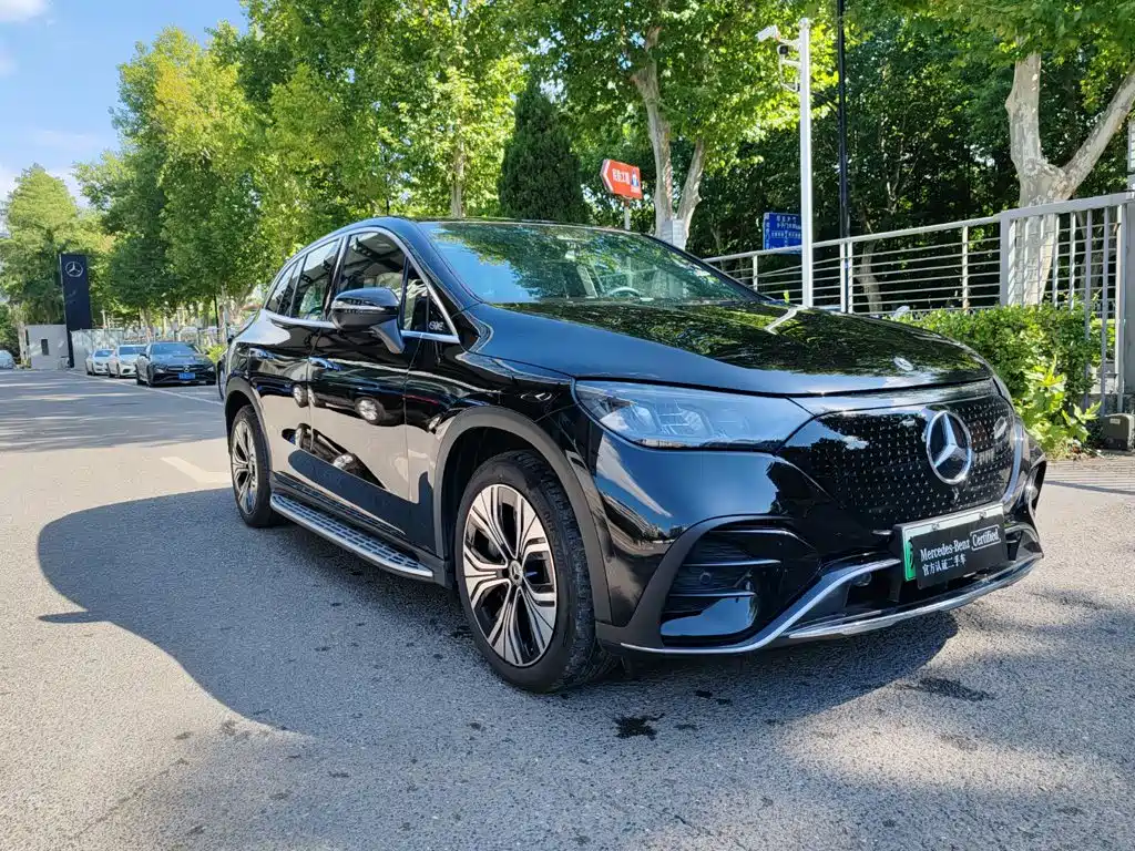Mercedes-Benz EQE SUV — фото 3