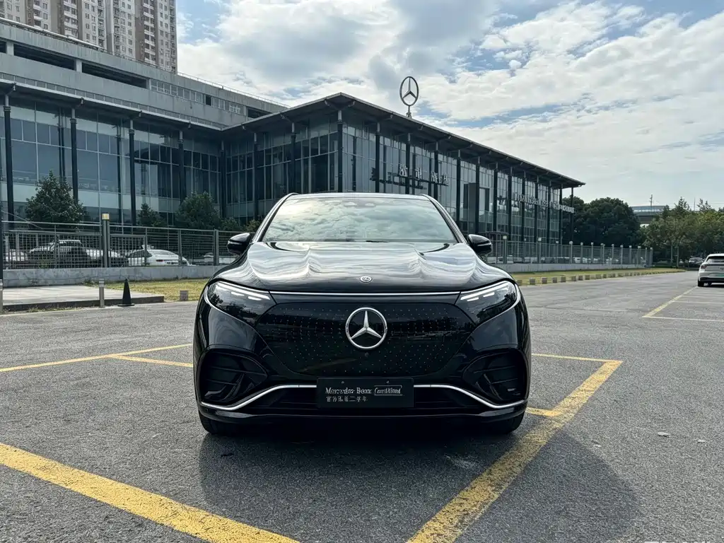 Mercedes-Benz EQS SUV — фото 3