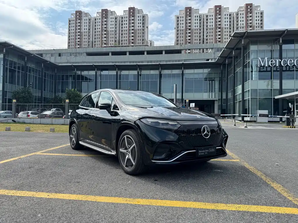 Mercedes-Benz EQS SUV — фото 4