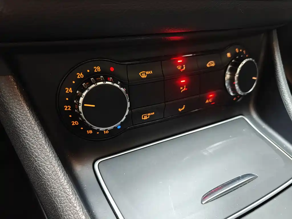 Mercedes-Benz GLA — фото 10