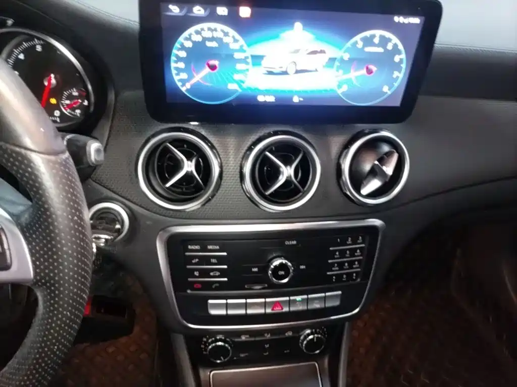 Mercedes-Benz GLA — фото 13