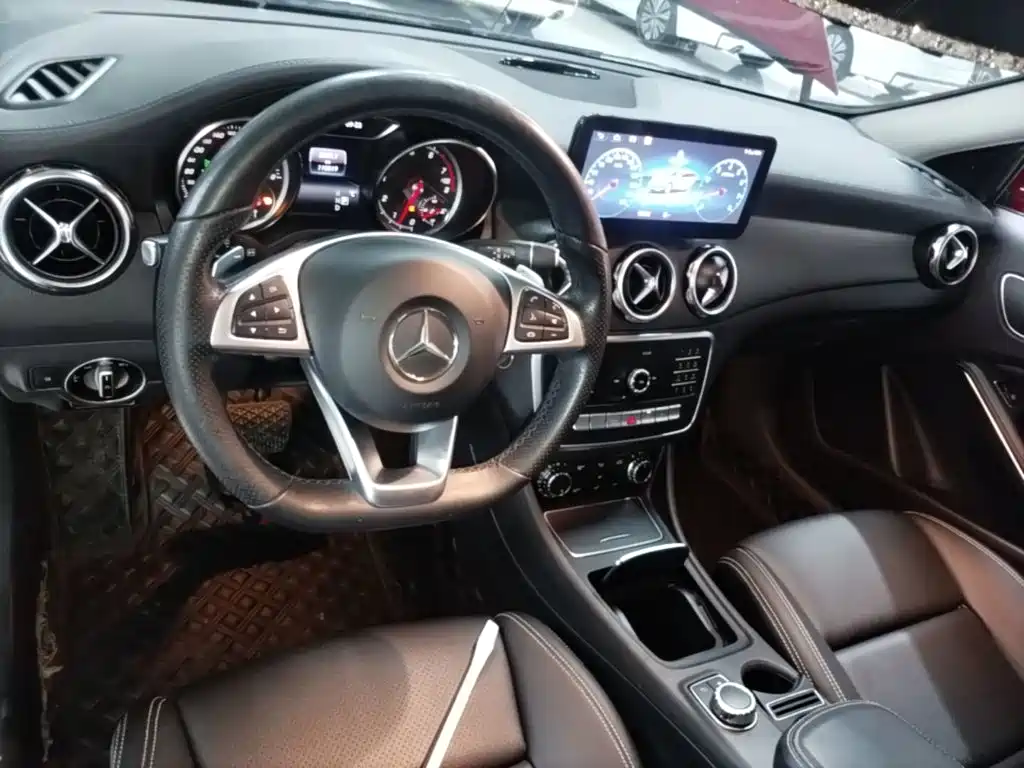 Mercedes-Benz GLA — фото 10