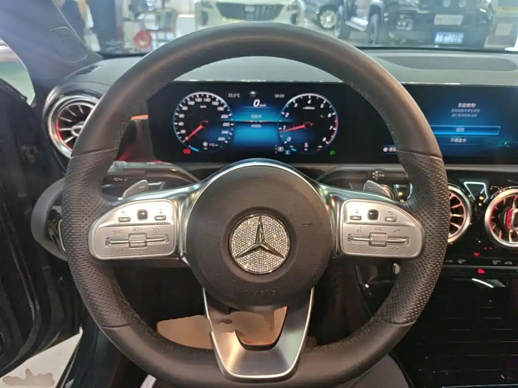 Mercedes-Benz A-Class — фото 11