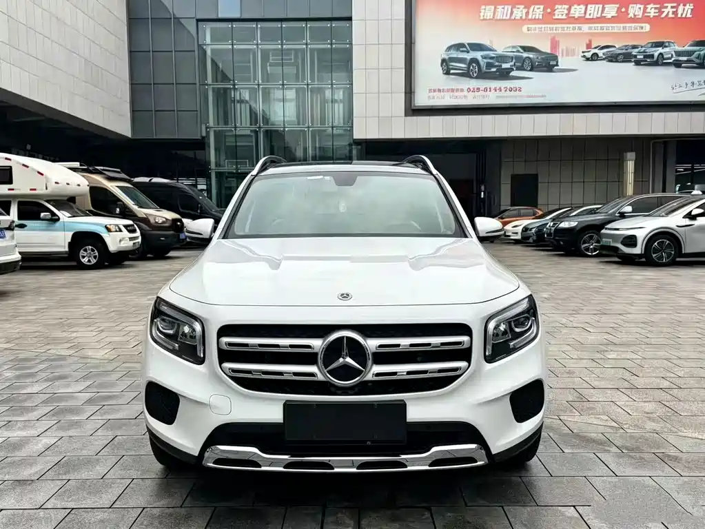 Mercedes-Benz GLB — фото 2