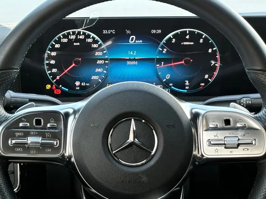 Mercedes-Benz A-Class — фото 14