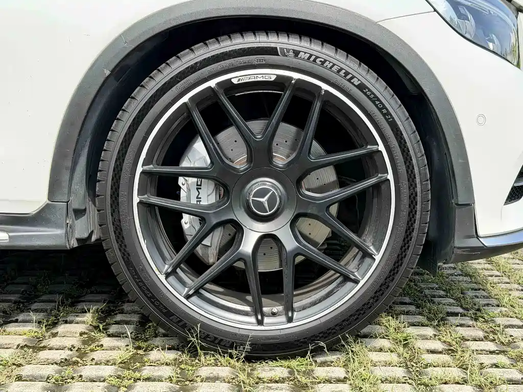 Mercedes-Benz GLC AMG — фото 5