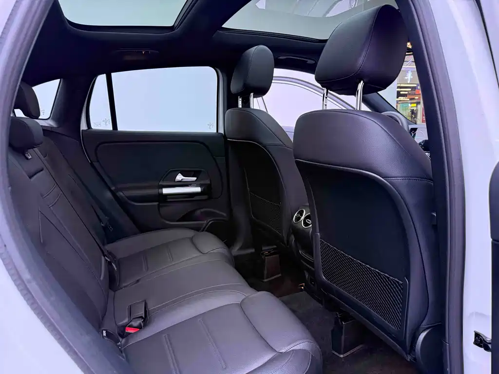 Mercedes-Benz GLA — фото 11