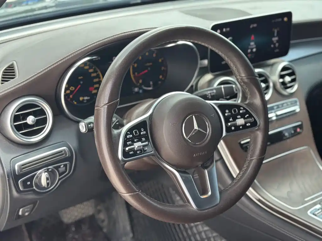 Mercedes-Benz GLC — фото 6