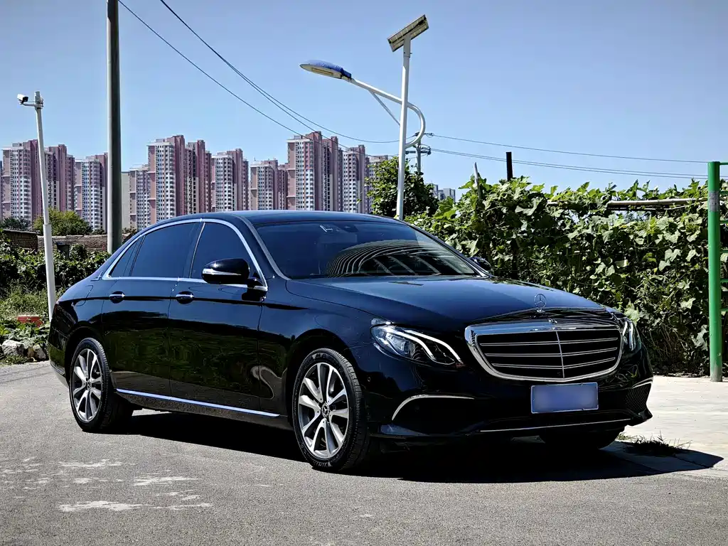 Mercedes-Benz E-Class — фото 3