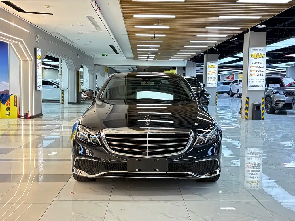 Mercedes-Benz E-Class — фото 8
