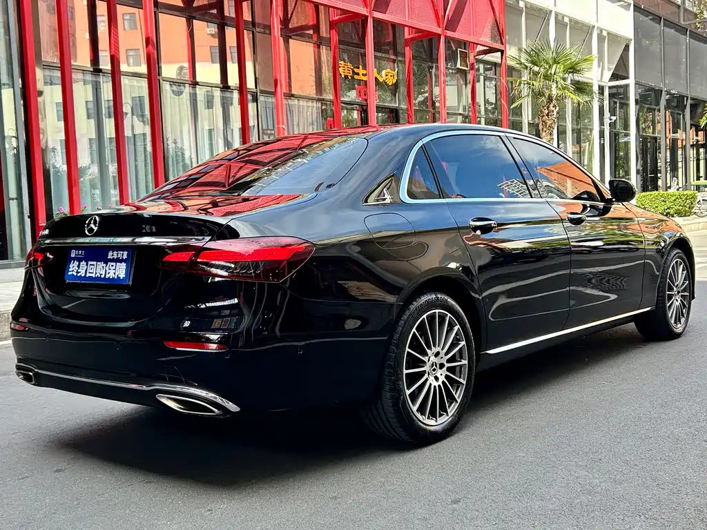 Mercedes-Benz E-Class — фото 8