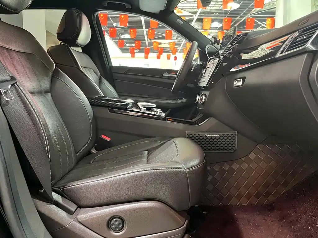 Mercedes-Benz GLS — фото 13