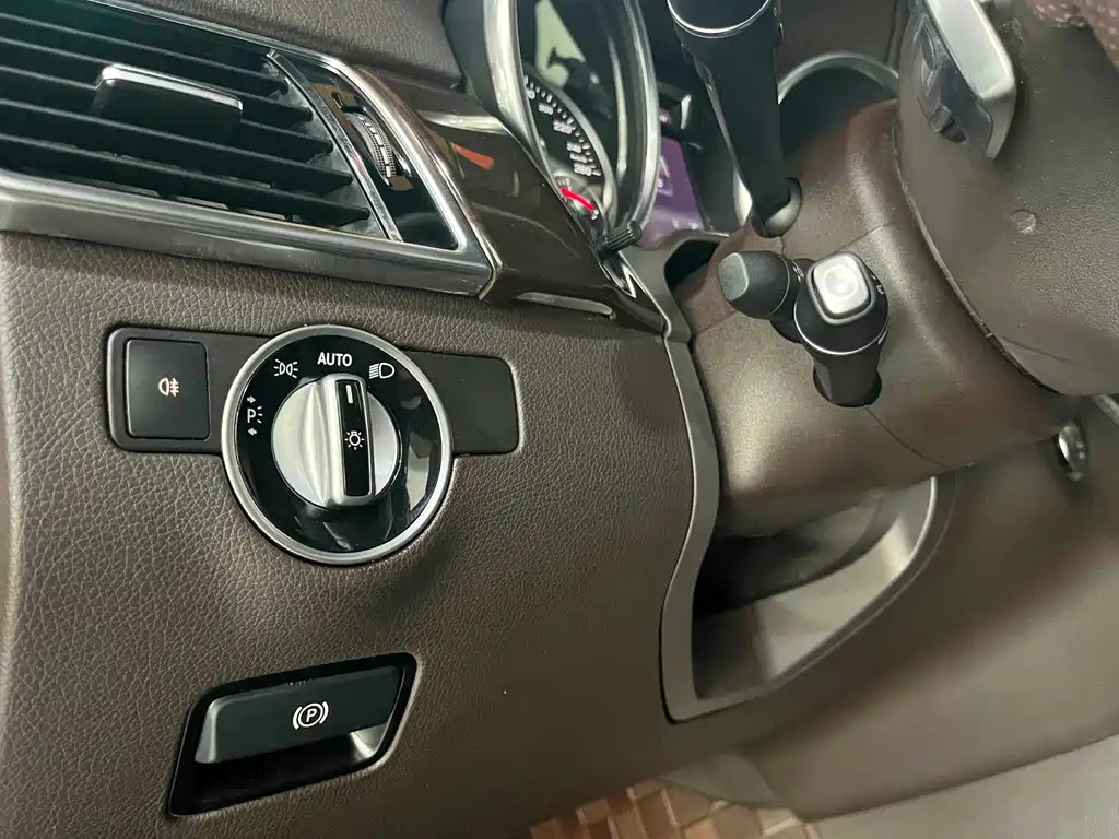 Mercedes-Benz GLS — фото 4