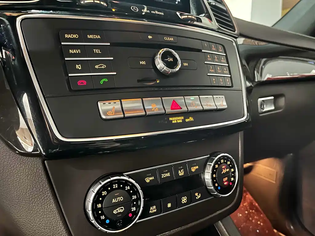 Mercedes-Benz GLS — фото 9