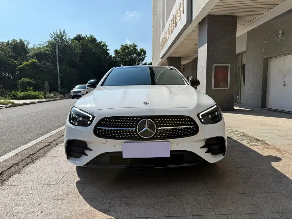 Mercedes-Benz E-Class (Import) — фото 2