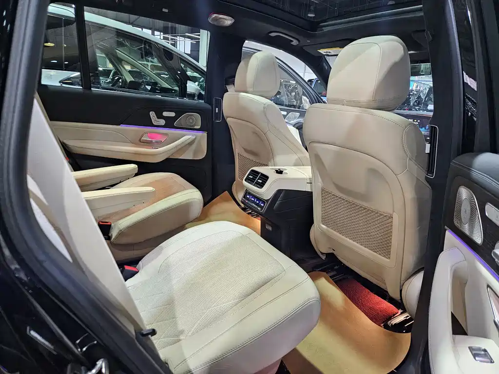 Mercedes-Benz GLS AMG — фото 23