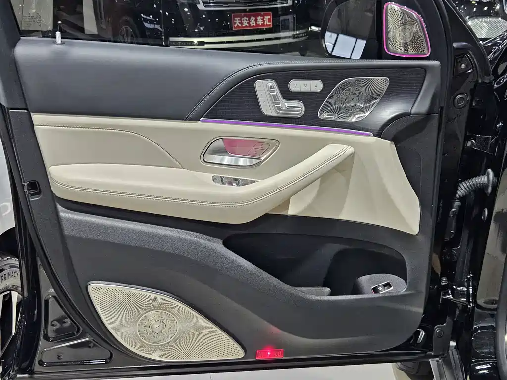 Mercedes-Benz GLS AMG — фото 8