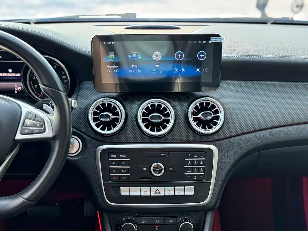 Mercedes-Benz GLA — фото 13