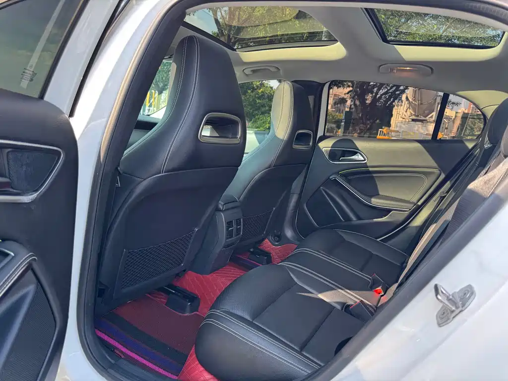 Mercedes-Benz GLA — фото 10