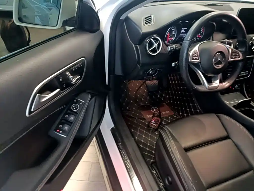 Mercedes-Benz GLA — фото 16