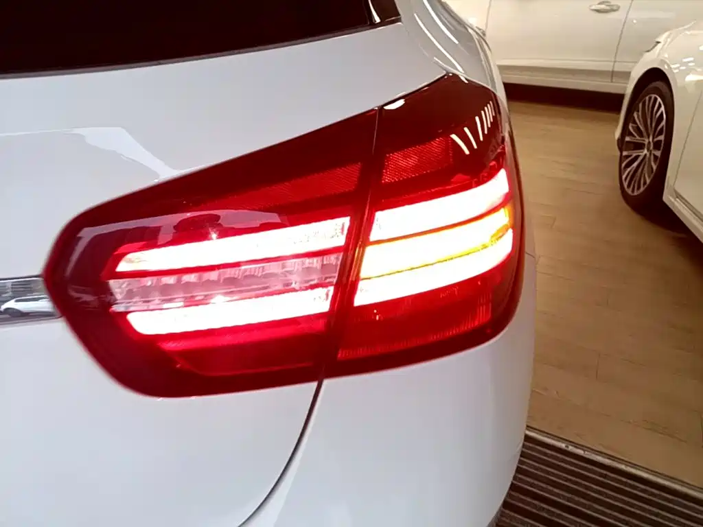 Mercedes-Benz GLA — фото 8
