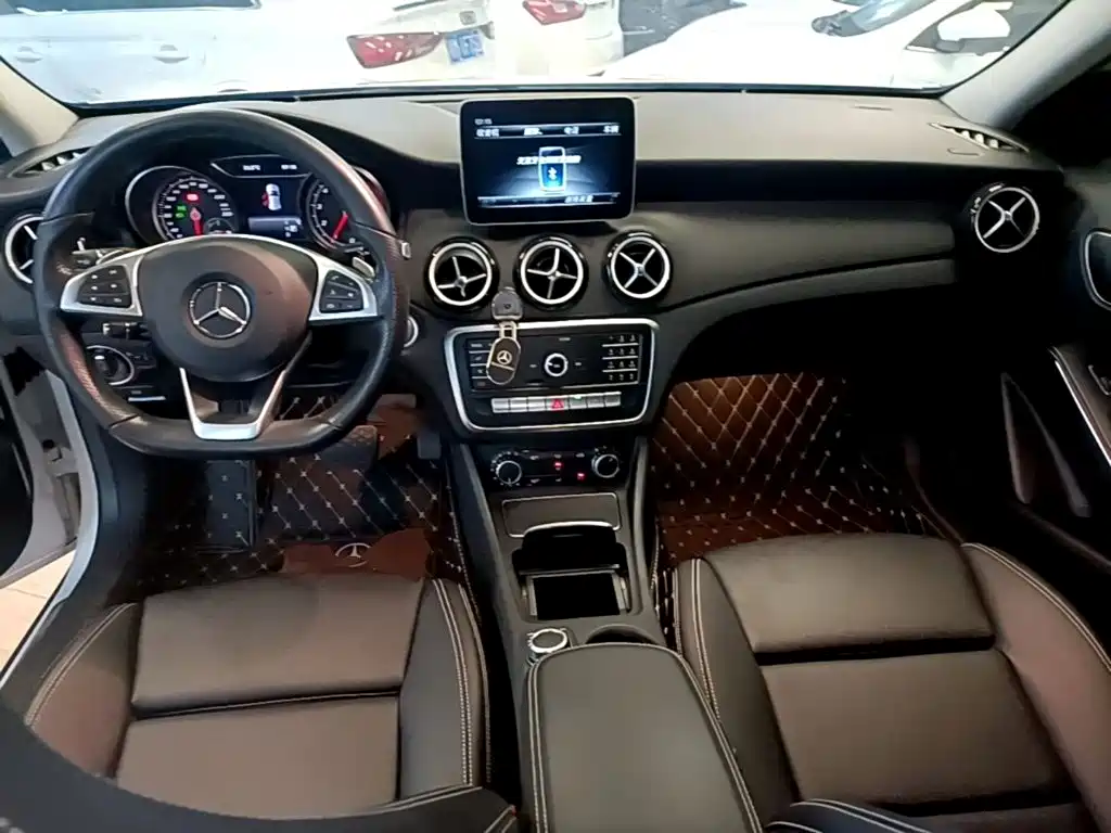 Mercedes-Benz GLA — фото 10