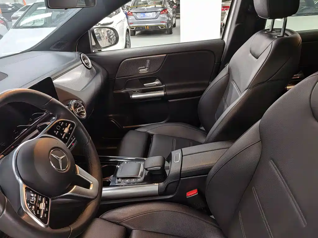 Mercedes-Benz GLA — фото 7